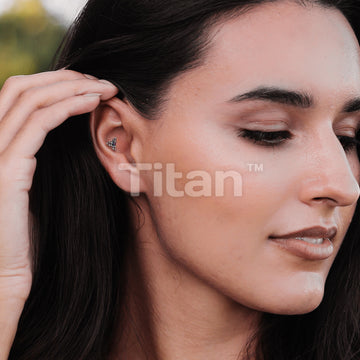 Implant Grade Titanium Internally Threaded Labret With Bezel Set CZ Center and Trinity Ball Clusters Top - Image 8