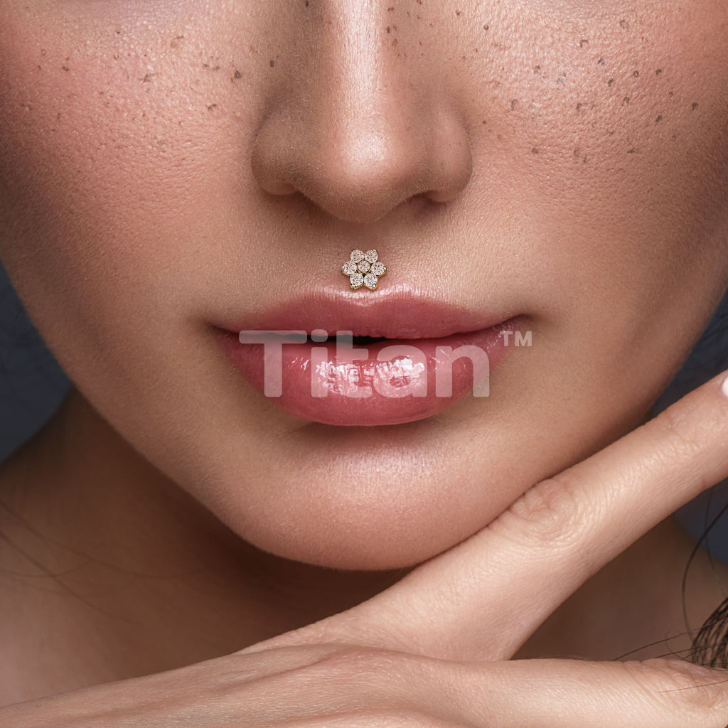 Implant Grade Titanium Internally Threaded CZ Flower Top Labret With... - Image 8