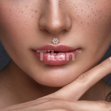 Implant Grade Titanium Internally Threaded CZ Flower Top Labret With... - Image 8